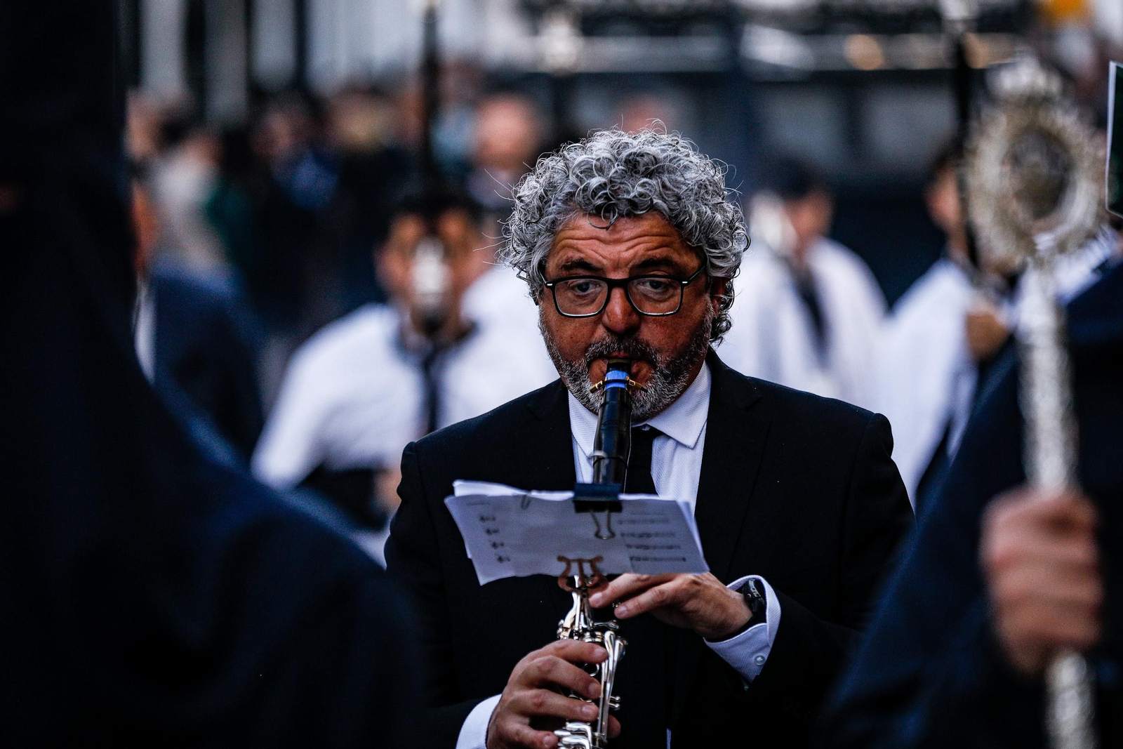 Imágenes de la salida de Santo Entierro en la Semana Santa de San Fernando 2025
