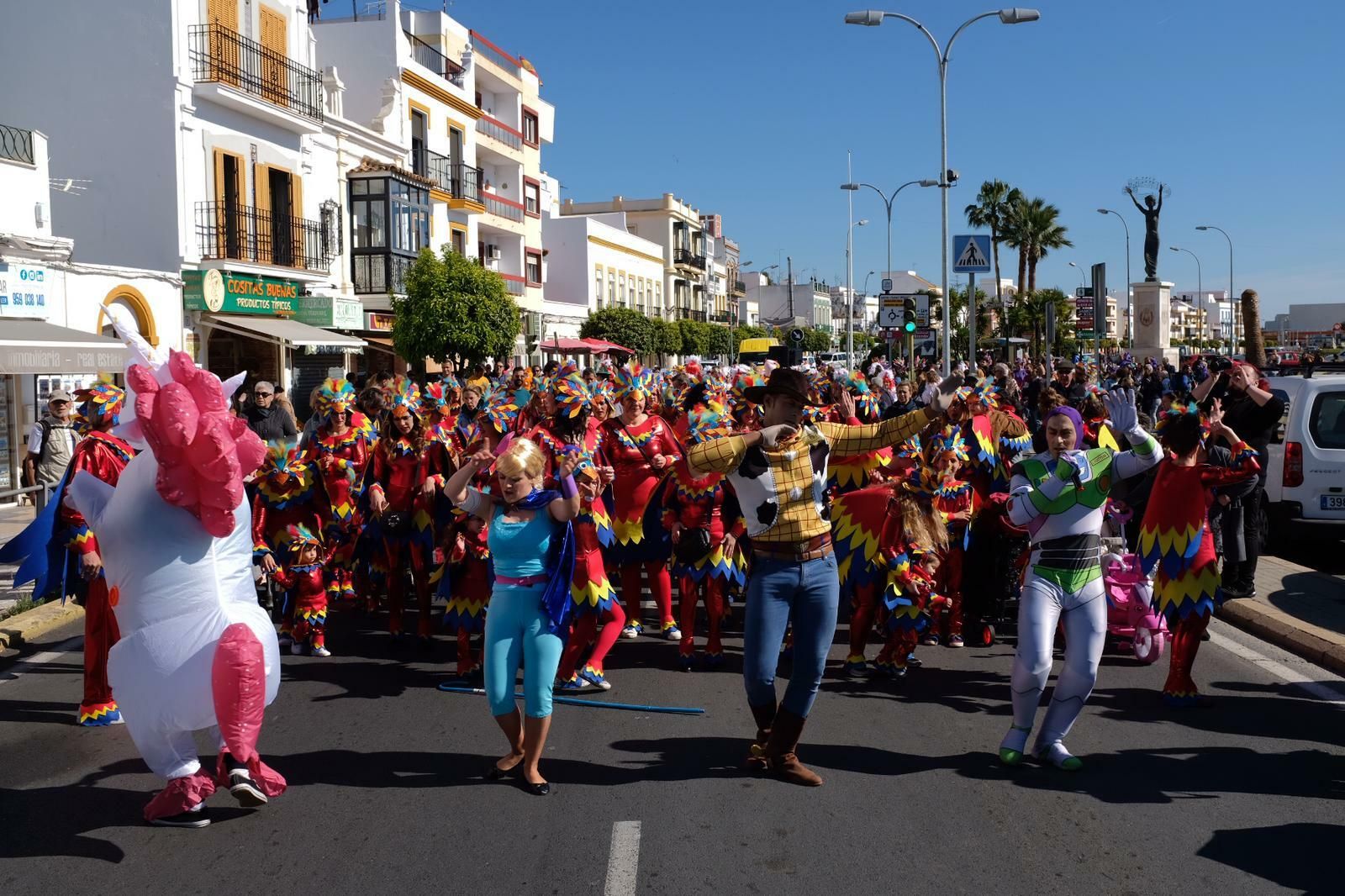Desfile de Carnaval por las calles de Ayamonte.
