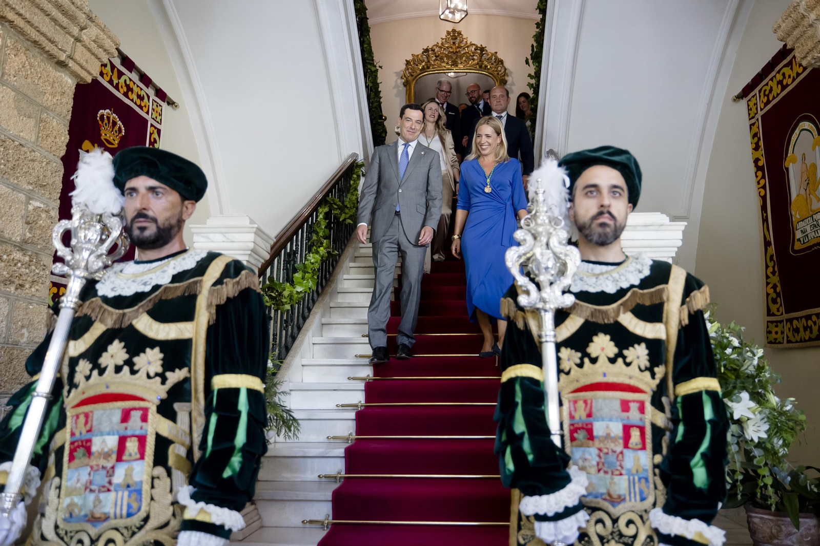 Las imágenes del pleno de investidura de la Diputación de Cádiz.