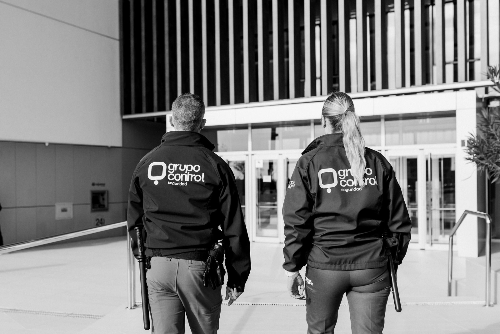 Vigilantes de seguridad de Grupo Control.