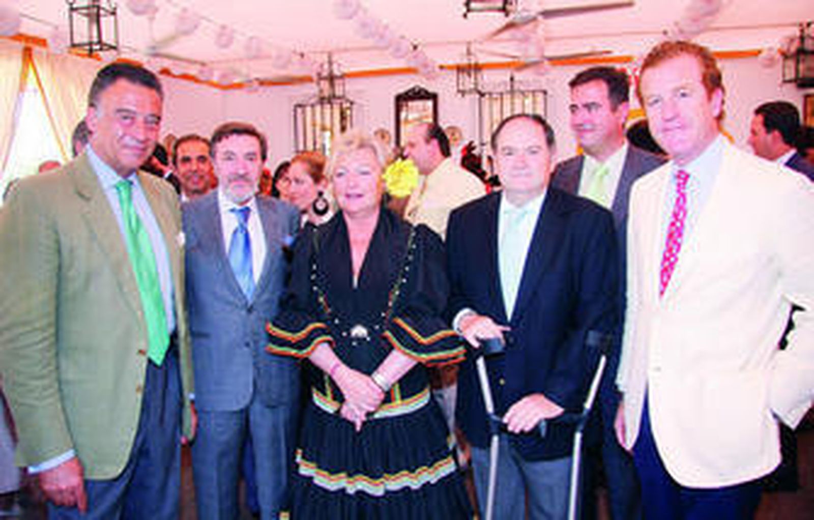 Manuel Otero Alvarado, Asunción Solana y Antonio Ruiz (dueños de Hotel Veracruz de Utrera) con Santiago Padilla (asociación de Hoteles).
