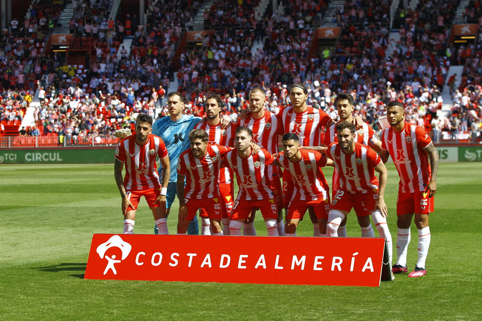 Imágenes del partido de la Liga Santander U.D. Almería-Cádiz C.F.
