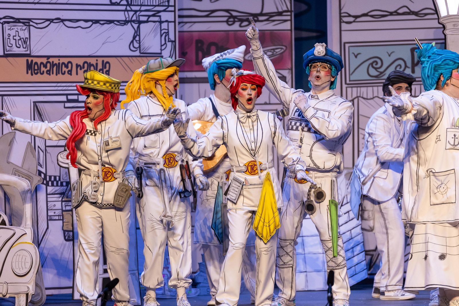 Imágenes de la actuación de la comparsa de Huelva "La Tinta Obrera" en el Carnaval Colombino