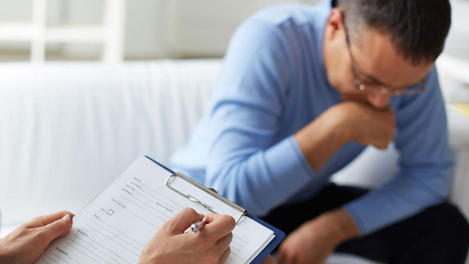 Un paciente durante una terapia psicológica