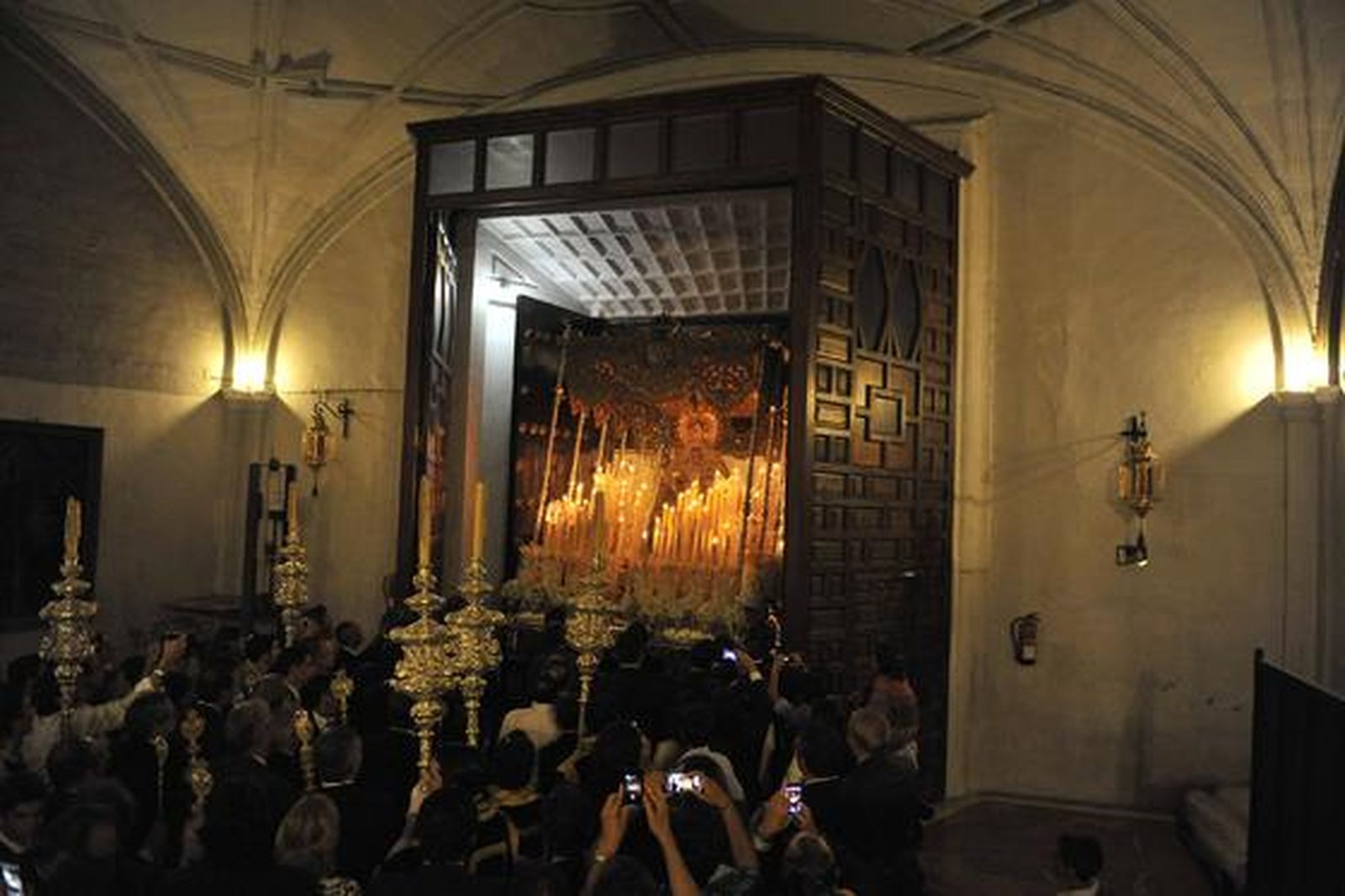 Las imágenes de la procesión extraordinaria de la Esperanza Macarena

Foto: Juan Carlos Vazquez