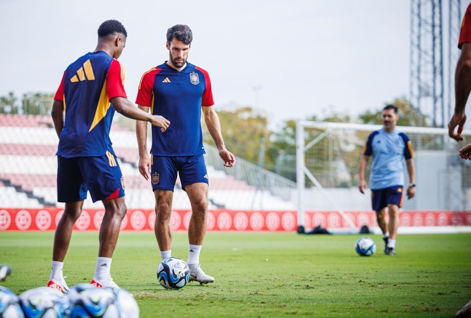 El entrenamiento de la selección en el estadio Jesús Navas