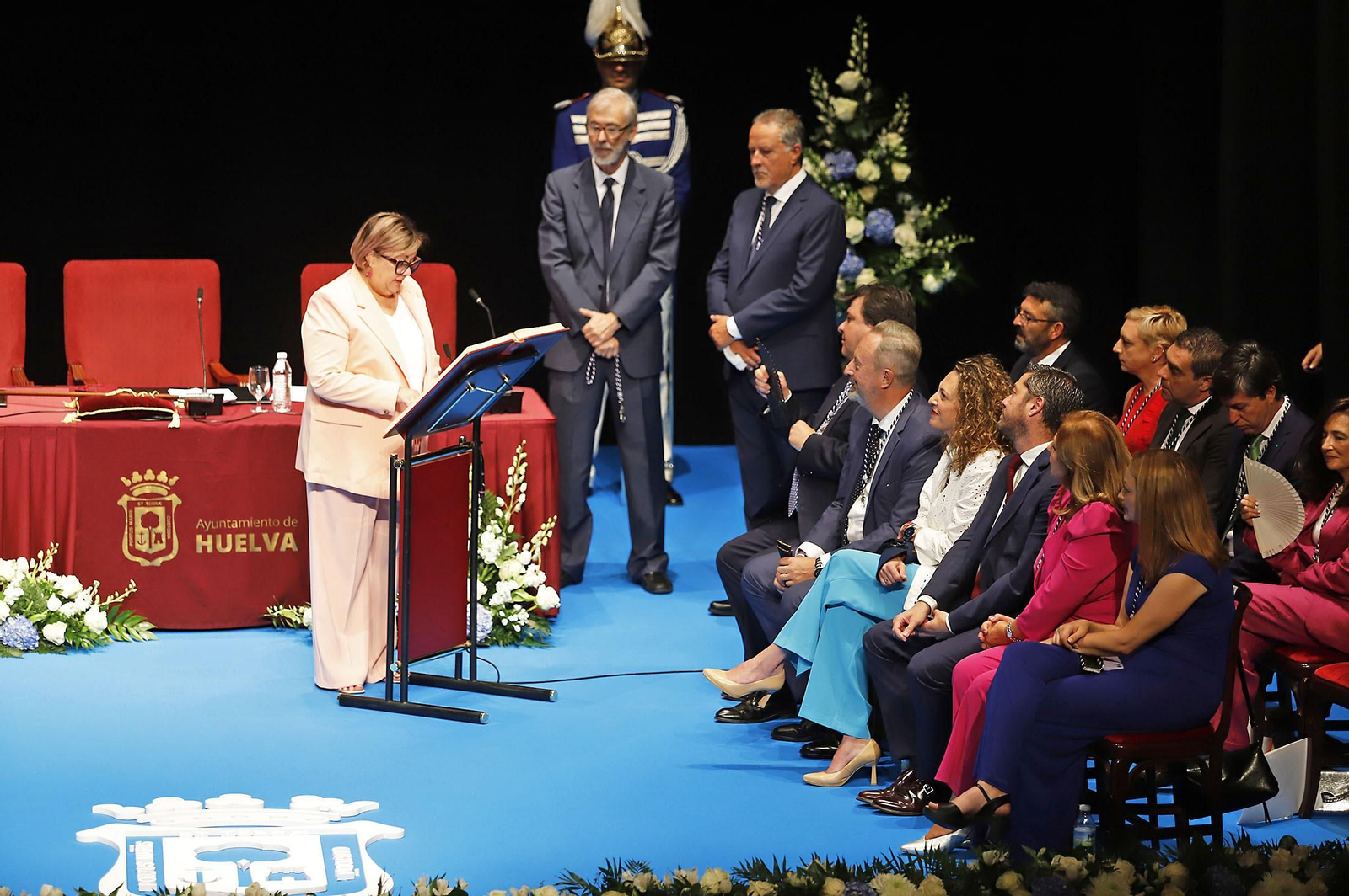 Imágenes de la toma de posesión de Pilar Miranda como alcaldesa de Huelva