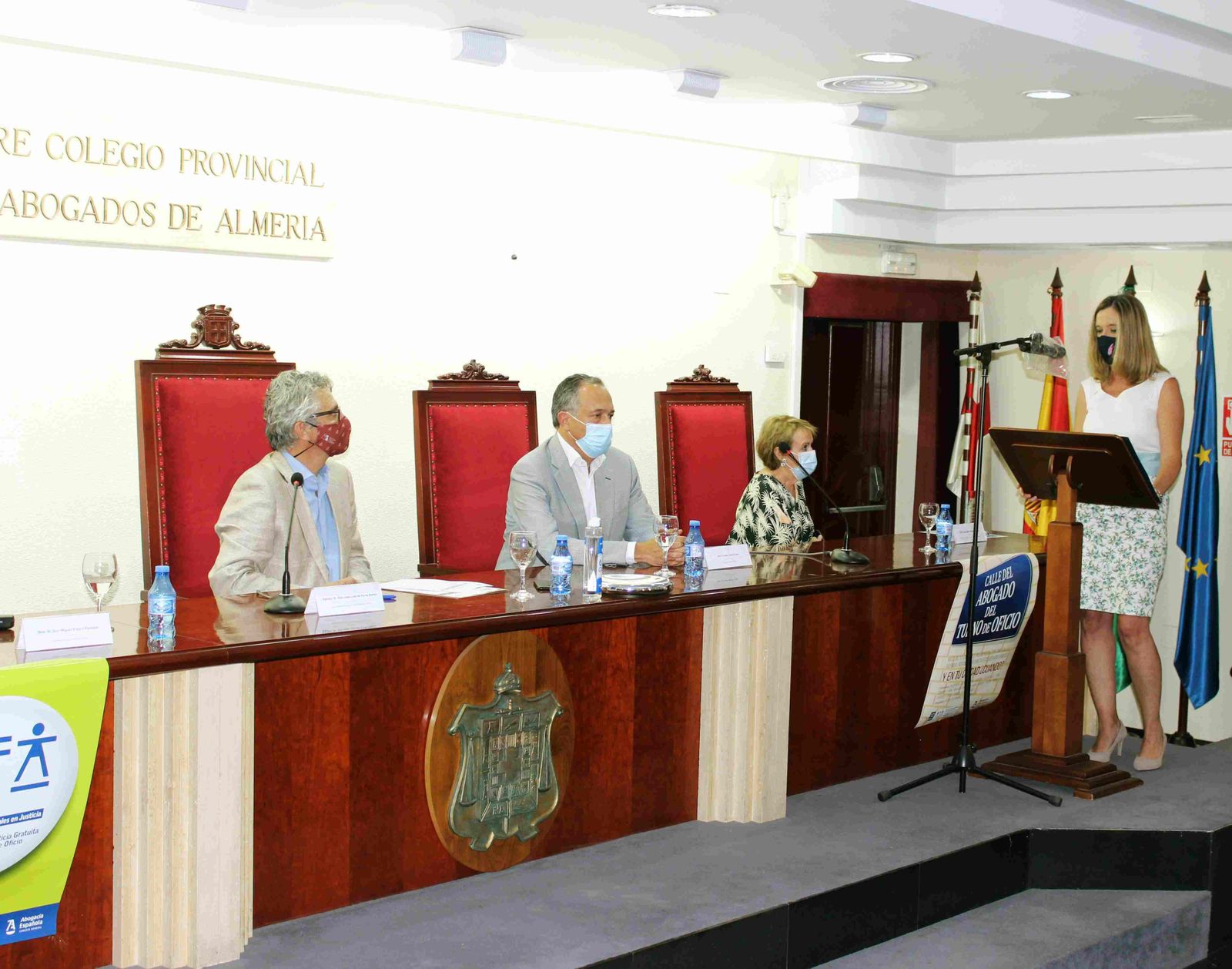 El Colegio de Abogados distingue la labor de la jefa de la Unidad contra la Violencia sobre la Mujer de Almería