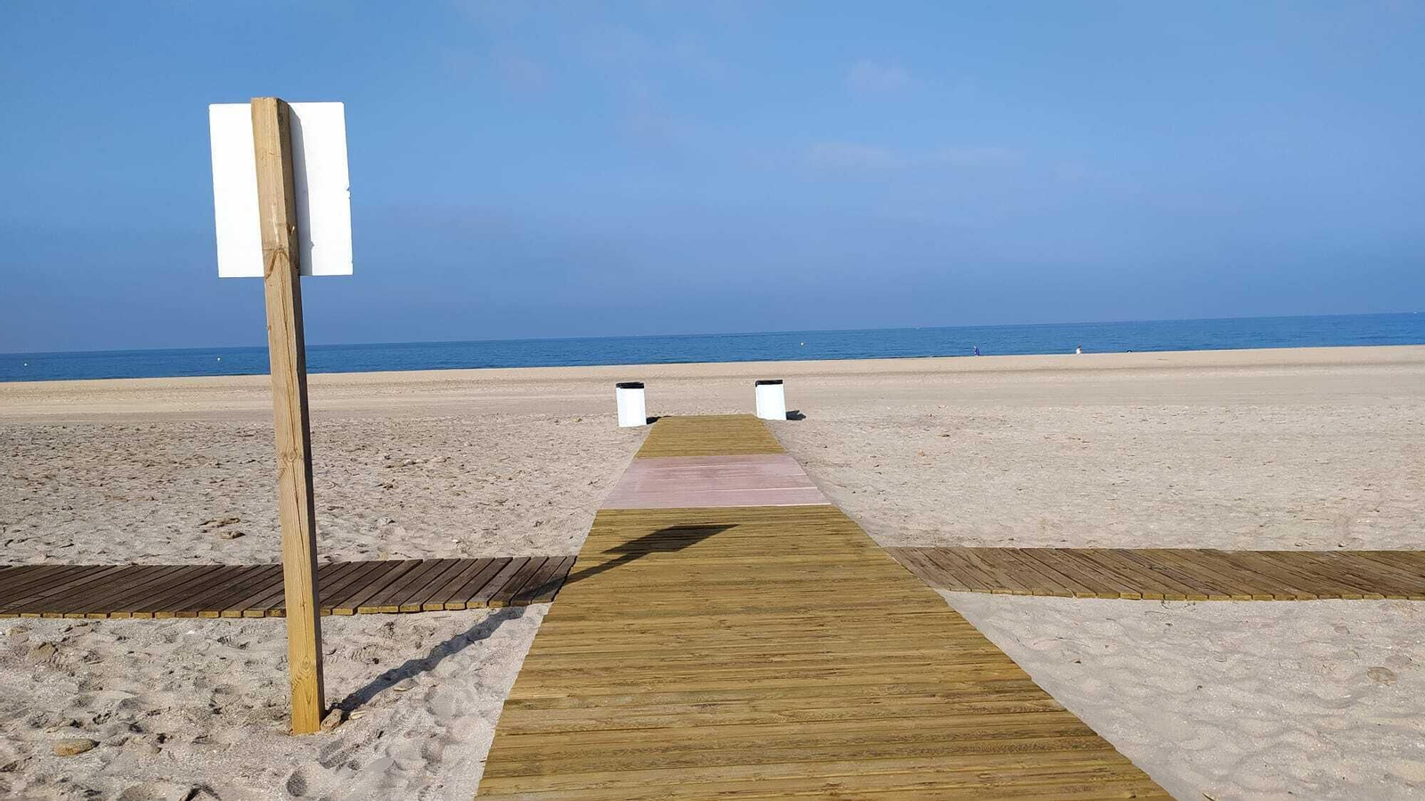 La playa de Camposoto, en una imagen de hace unos días.