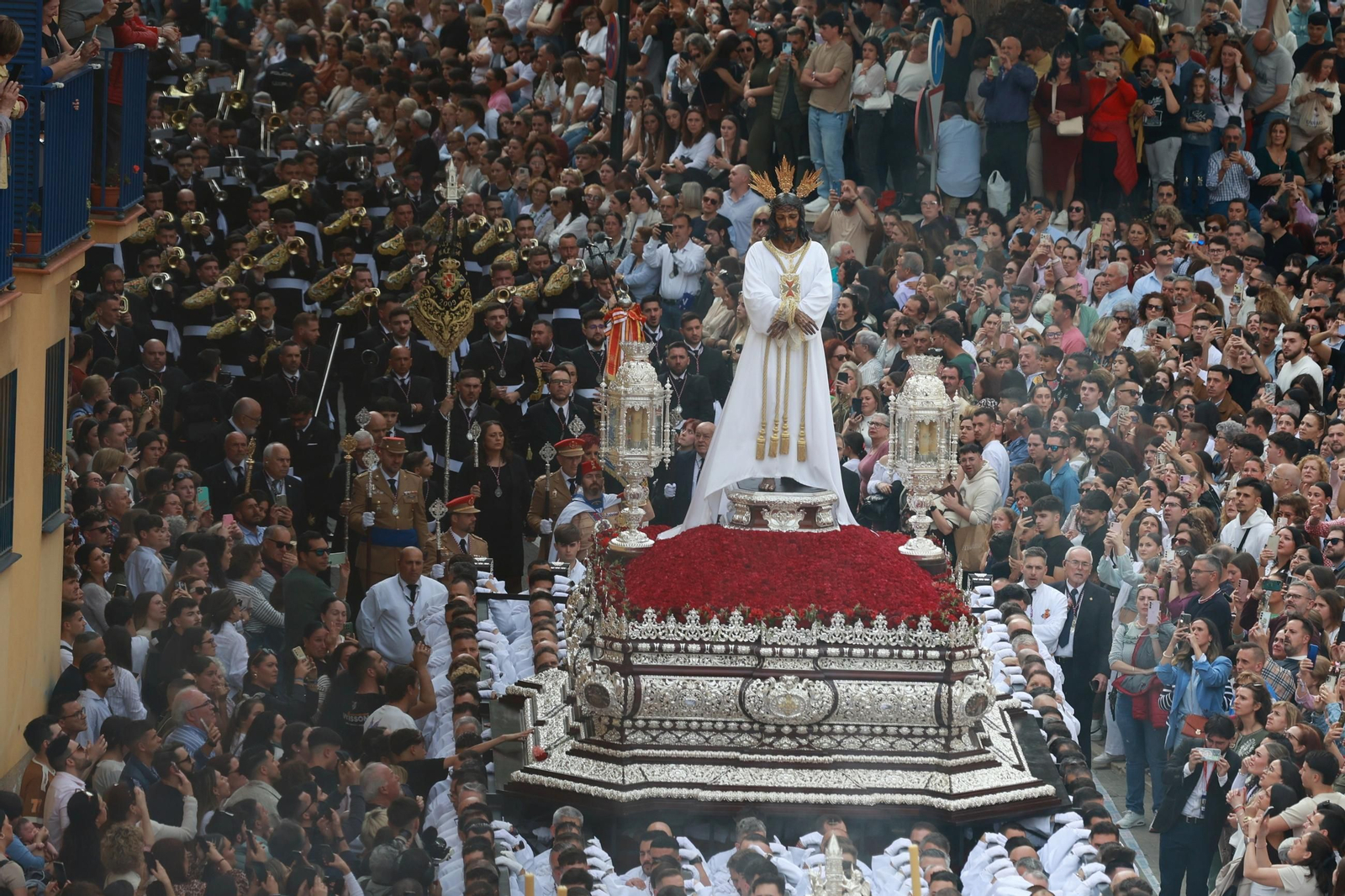 El Cautivo, en su procesión del Lunes Santo en Málaga, en fotos