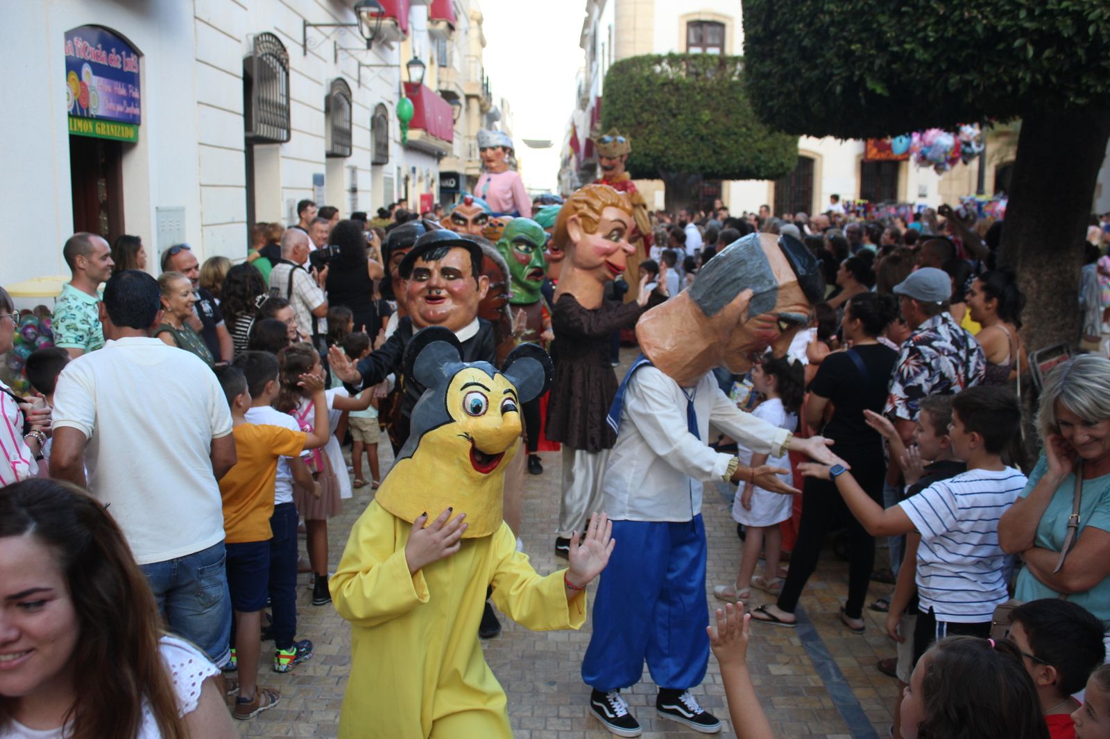 Los Gigantes y Cabezudos de Vera, en imágenes