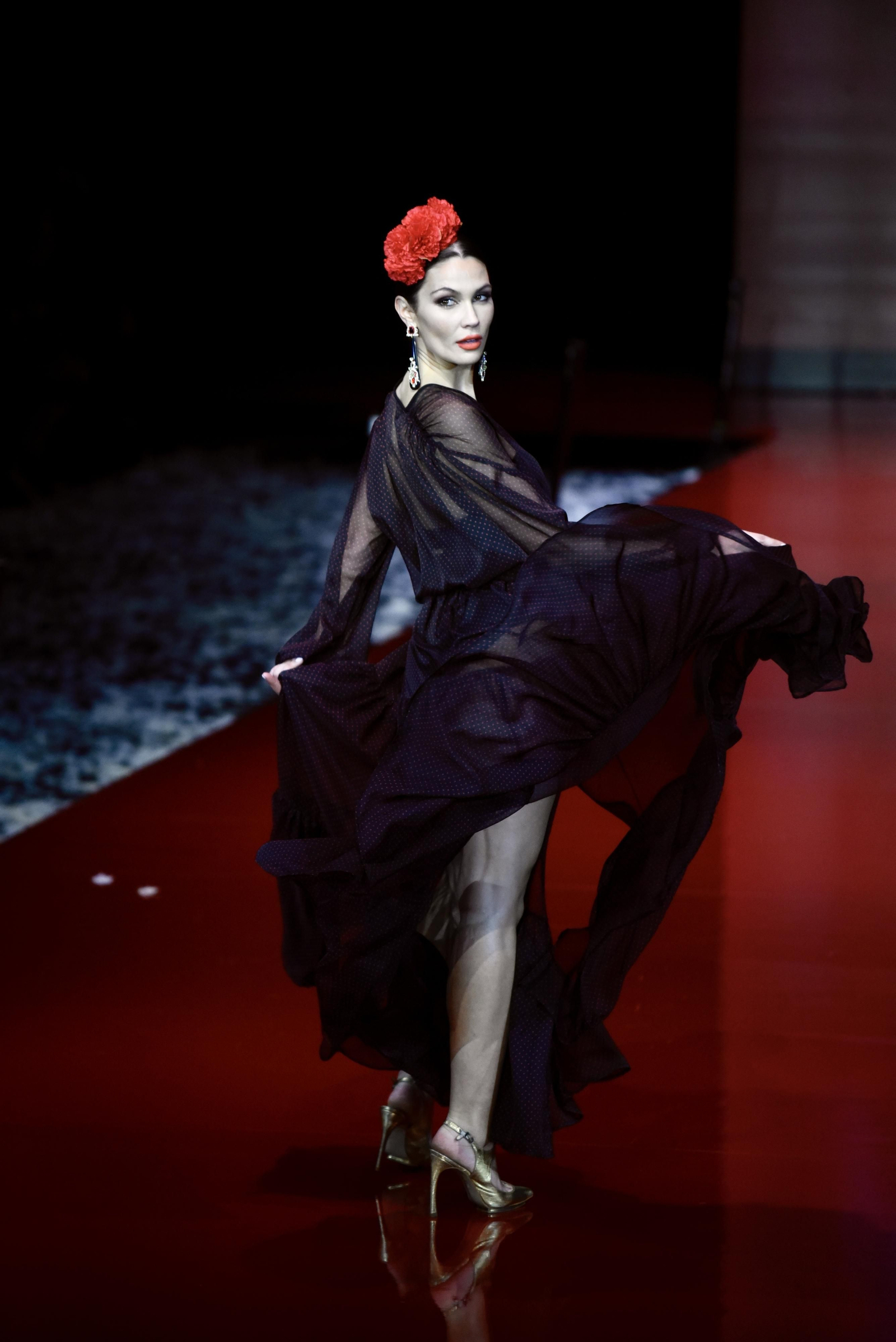 El desfile de Pilar Rubio en SIMOF 2022, todas las fotos