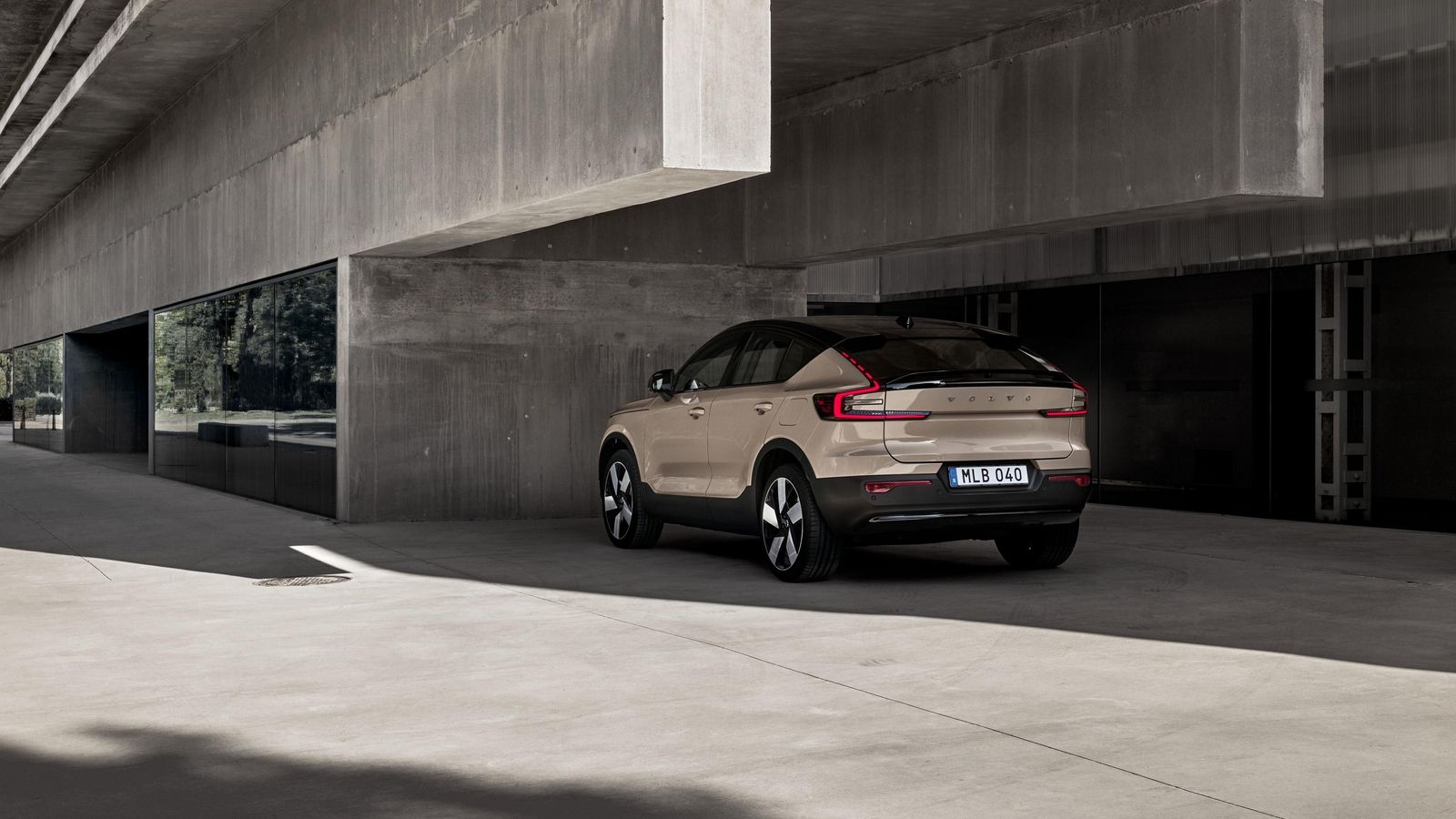 Cuando los EX40 y EC40, así como los XC40 y C40 del año anterior, tienen dos motores pueden contar con un pack Performance que aumenta su potencia hasta los 442 CV.