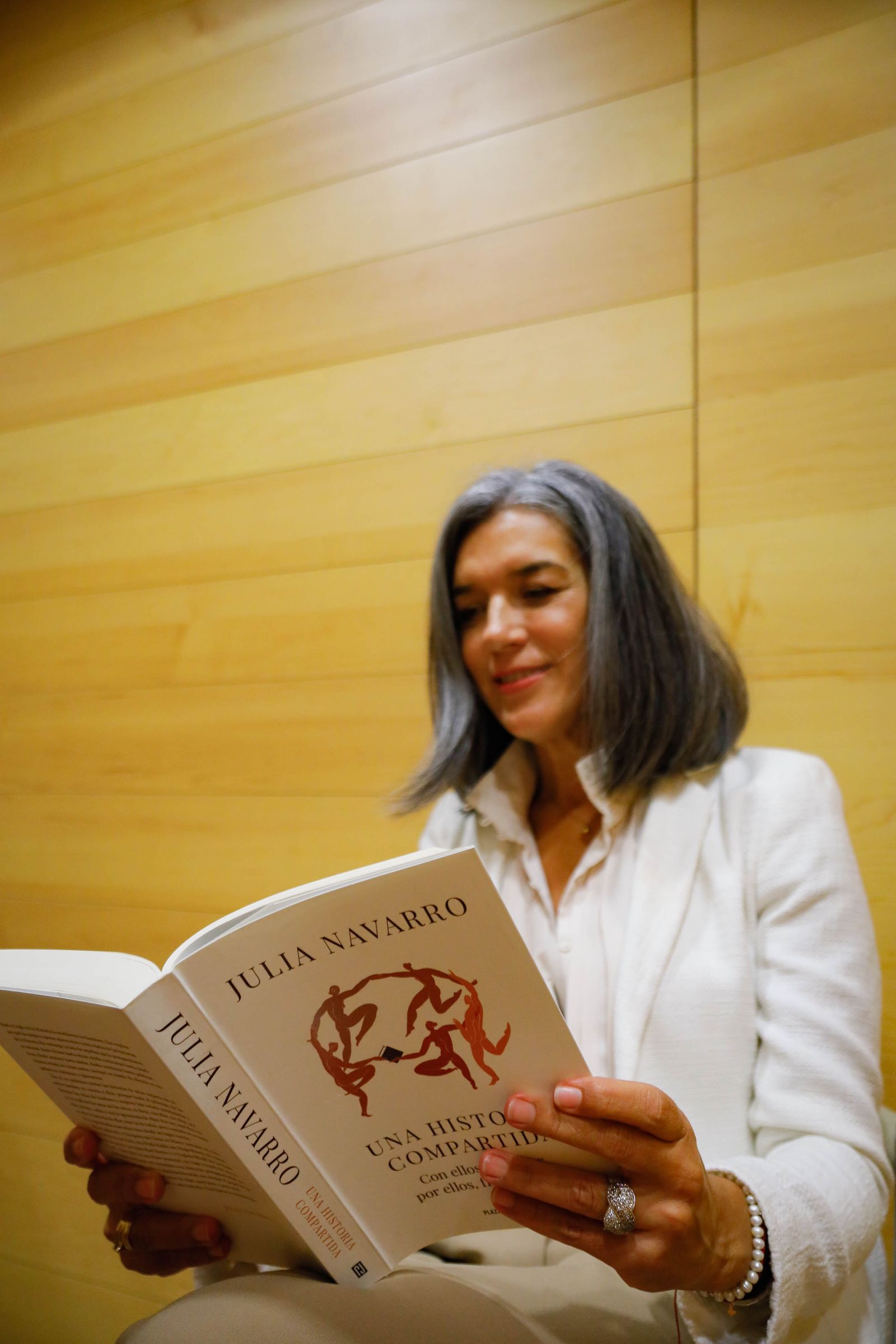 Imágenes de Diario de los Libros, con Julia Navarro