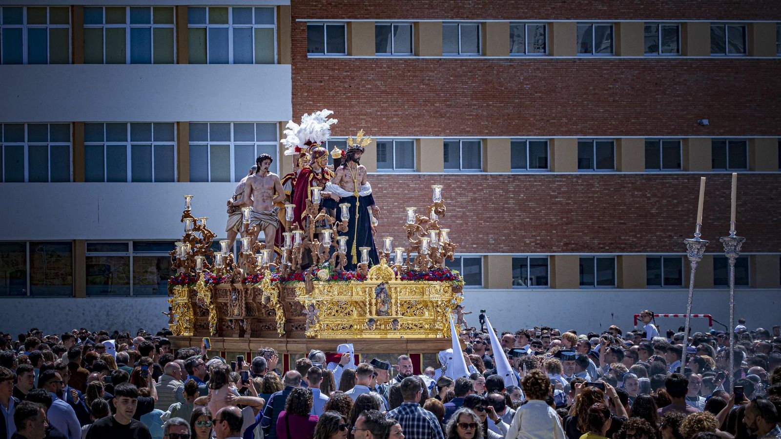 Imágenes de la salida del Despojado en la Semana Santa de Cádiz 2025 Imágenes de la salida del Despojado en la Semana Santa de Cádiz 2025