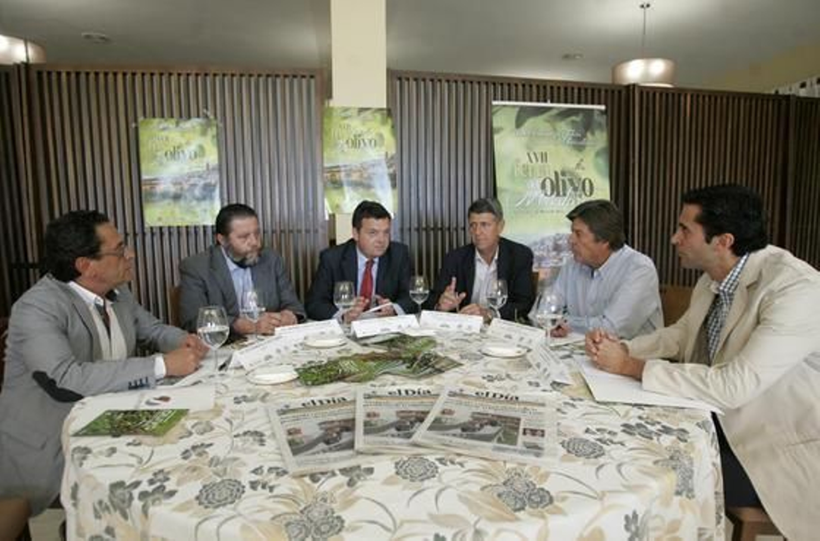 Todos los ponentes de la mesa redonda. 

Foto: José Martínez