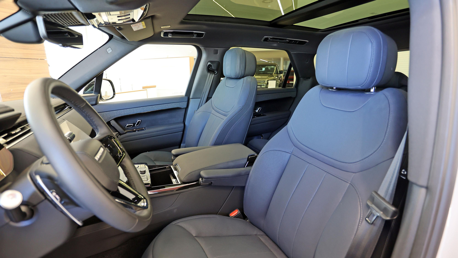 Presentación de nuevo Land Rover Range Rover Sport en Gysa Jerez