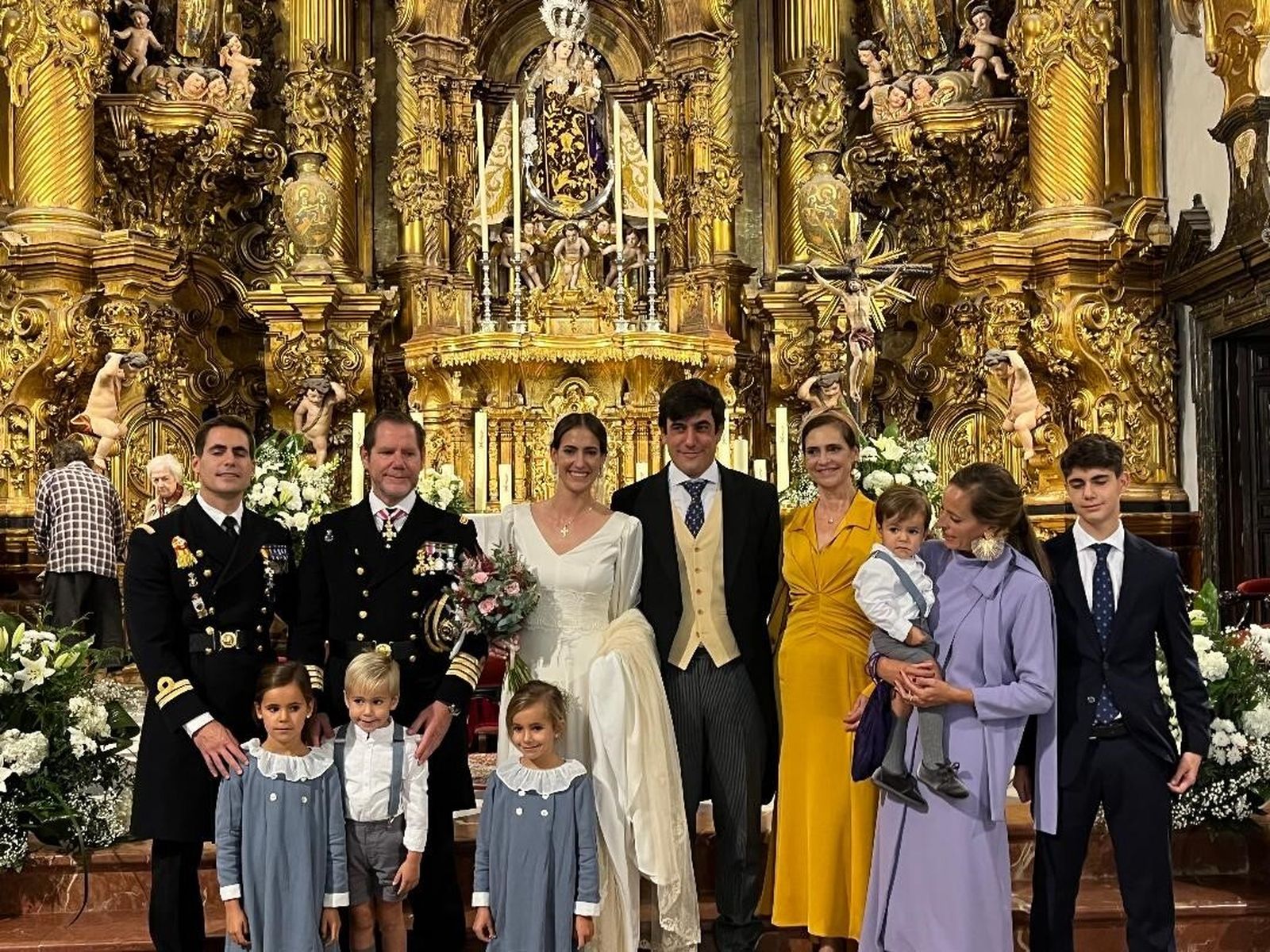 El matrimonio Piquero González-Aller con Daniel González-Aller Joly, Daniel González-Aller Lacalle, Rosa Joly Palomino, Sesé Carlier, Rodrigo González-Aller Joly y los pequeños de la familia.
