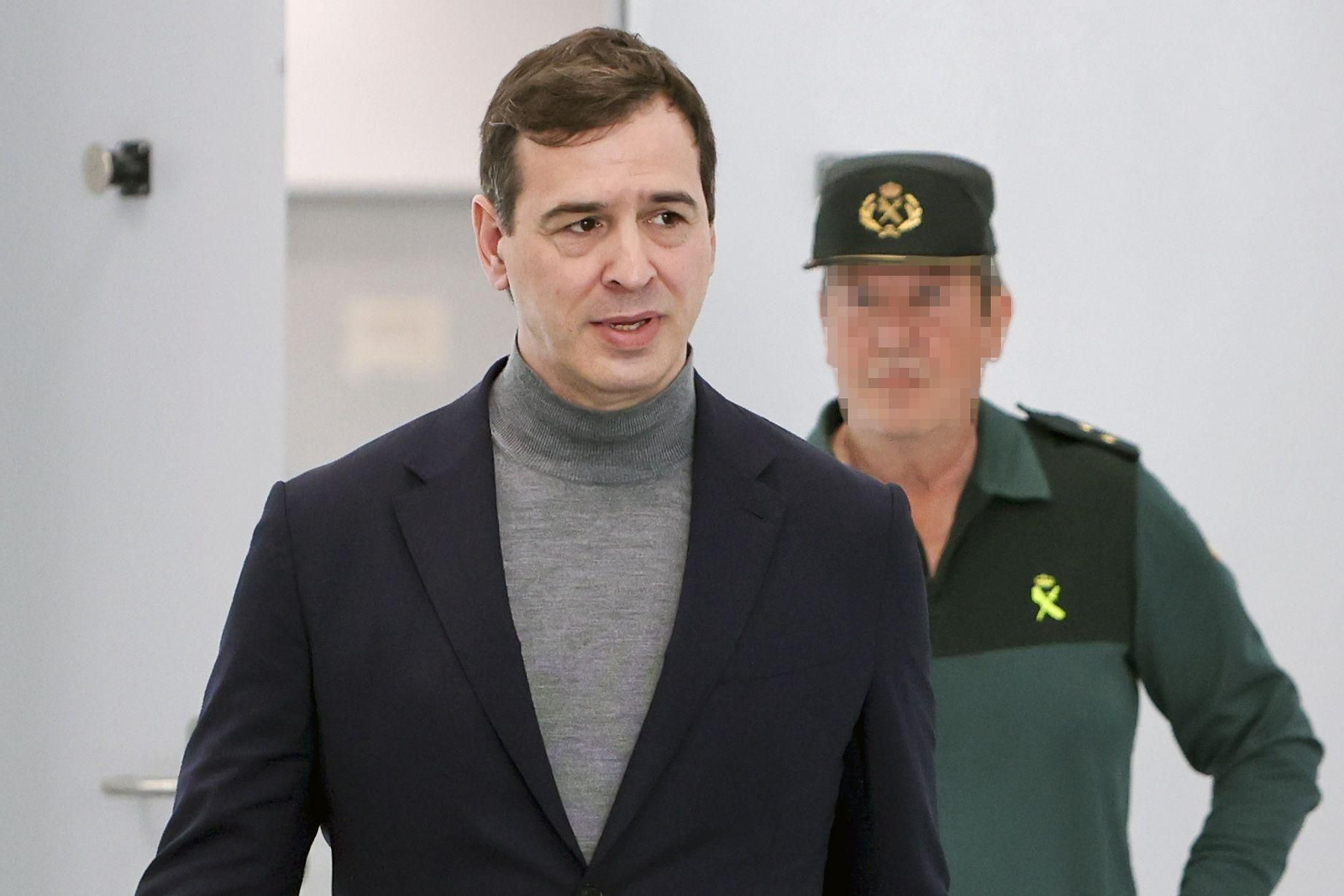La Audiencia de Badajoz envía al banquillo al hermano de Pedro Sánchez y al secretario general del PSOE de Extremadura.