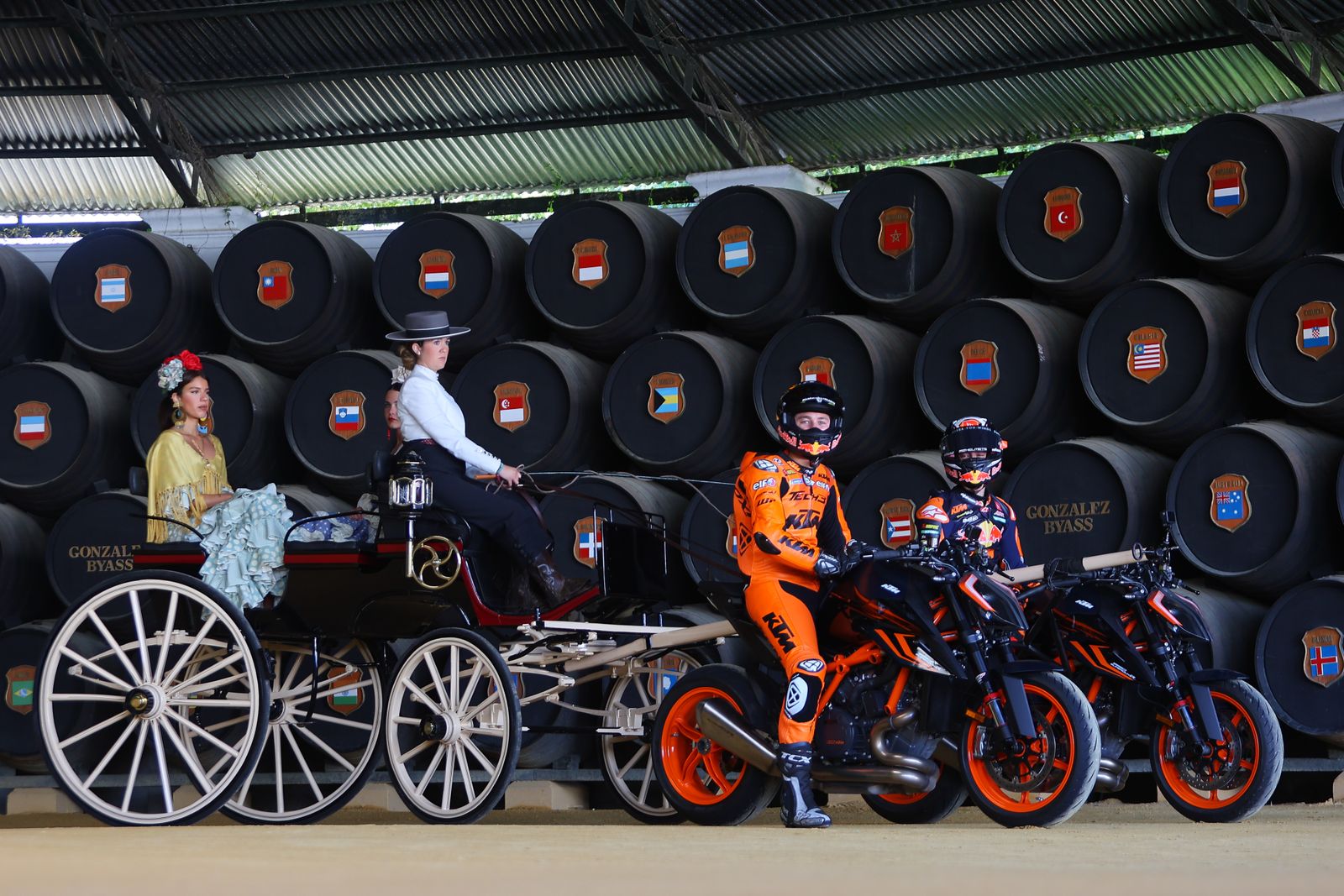 Pedro Acosta y Remy Gardner 'ruedan' en González Byass