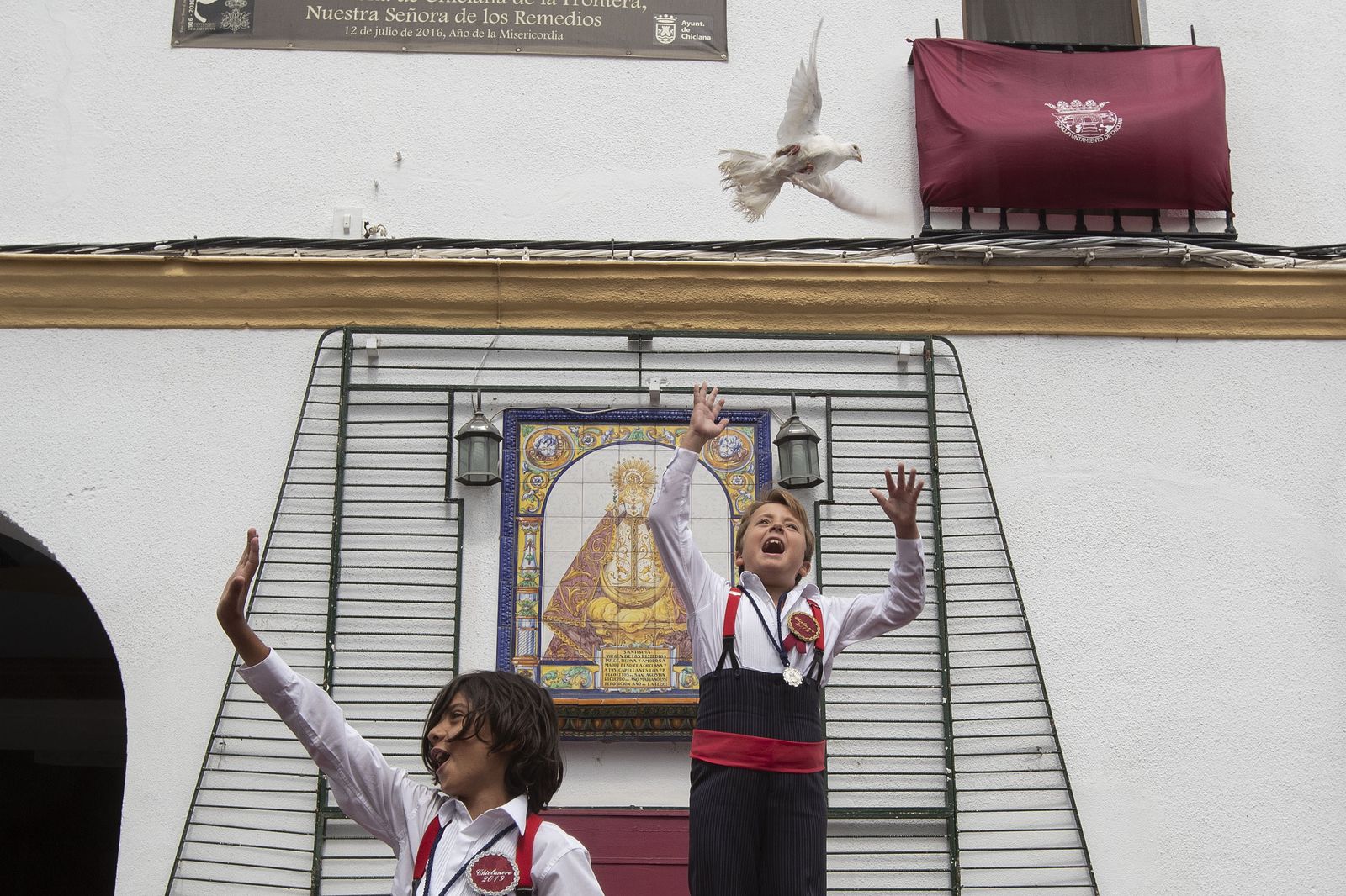 Imágenes de la ofrenda floral a la Patrona