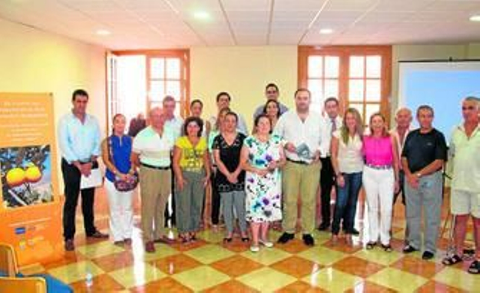 El Centro de Mayores 'Ginés Morata Pérez' de Rioja albergó la jornada sobre el naranjo organizada por el IEA.