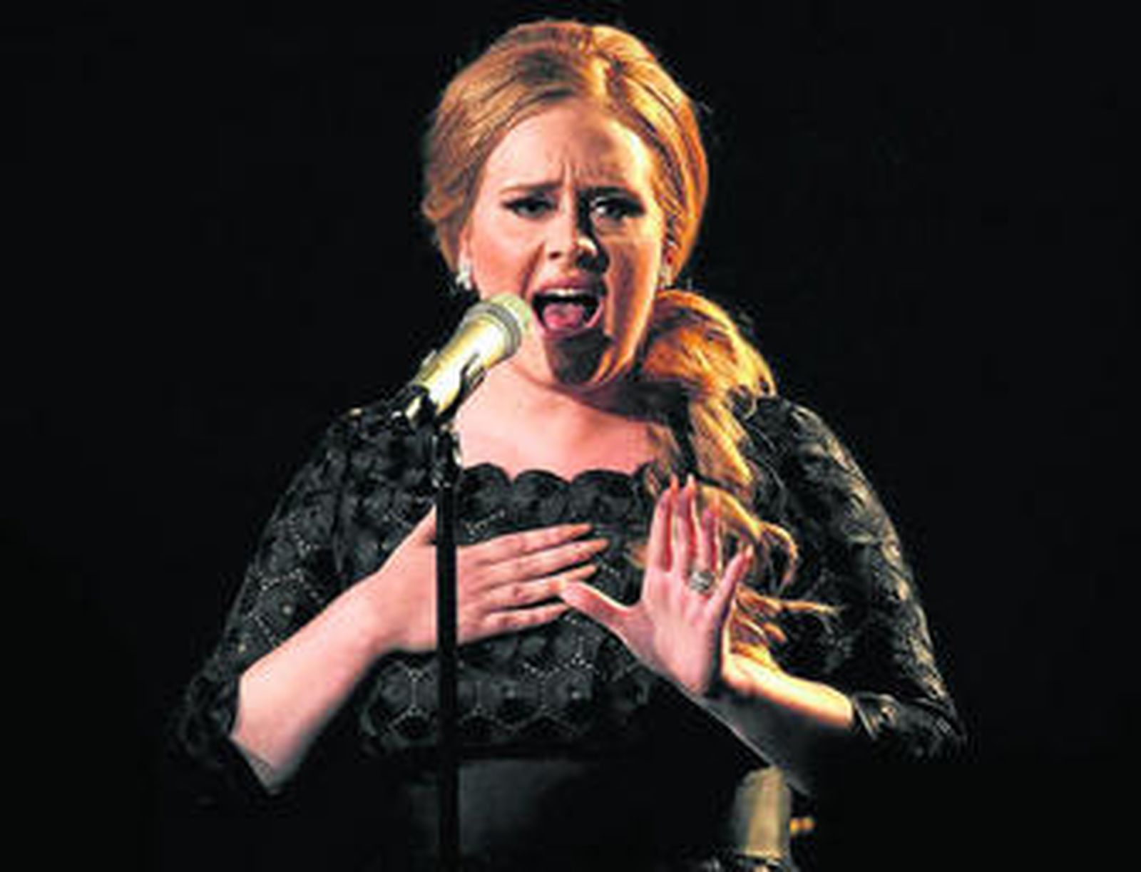 El álbum titulado '21' de la cantante británica vendió más de 15 millones de unidades el pasado año.