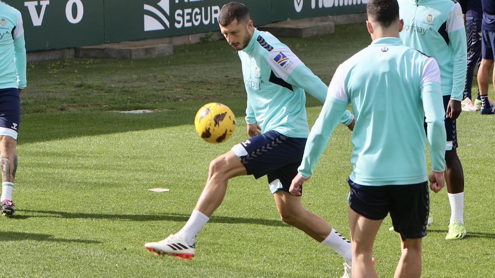Guido se ejercita con el Betis