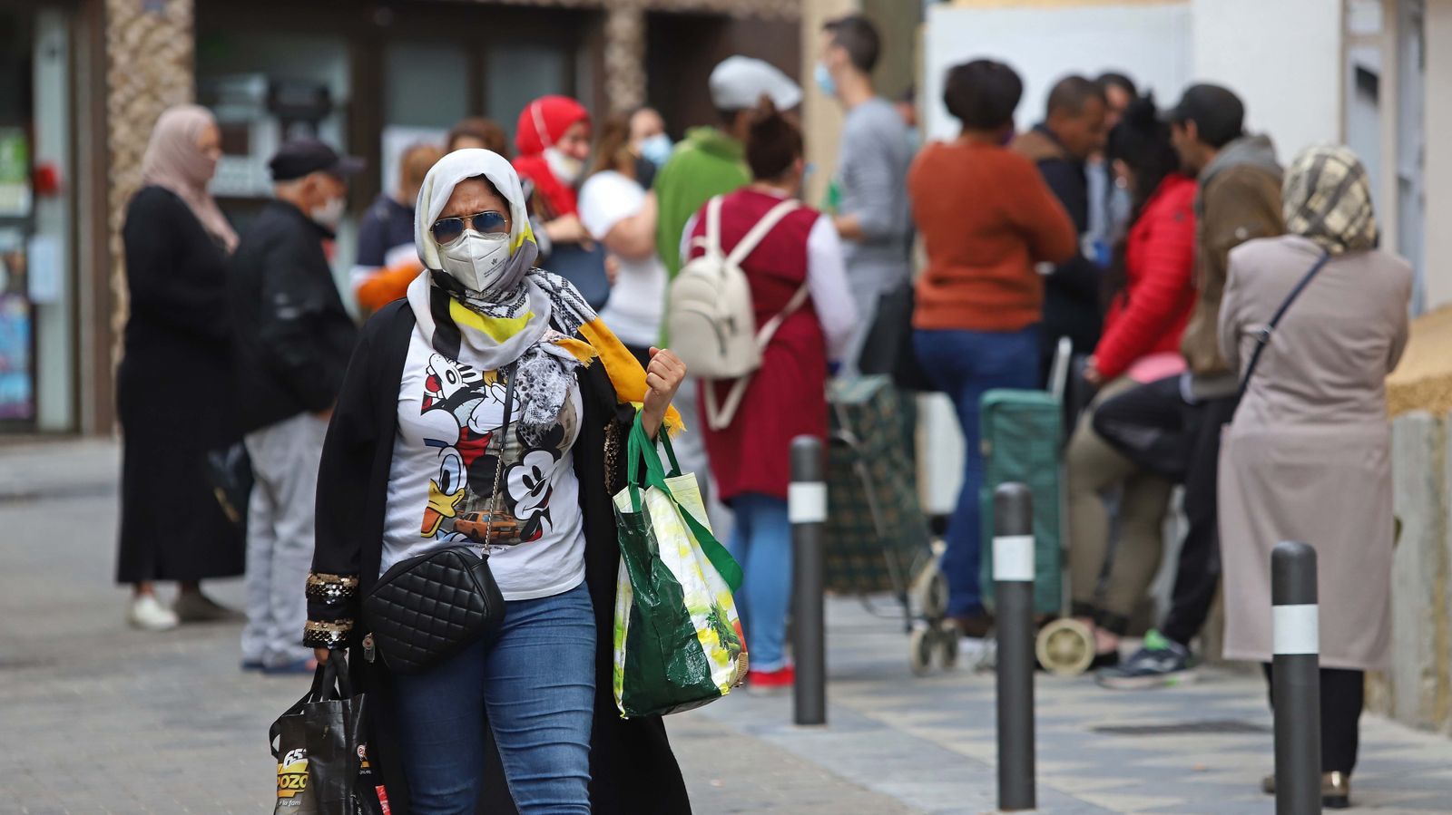 Reparto de alimentos de Cáritas en Algeciras