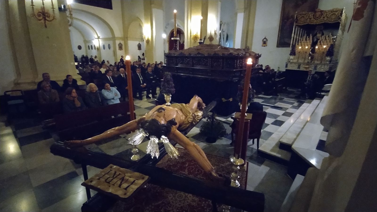 Vía crucis con el Santísimo Cristo de la Expiración en San Francisco.
