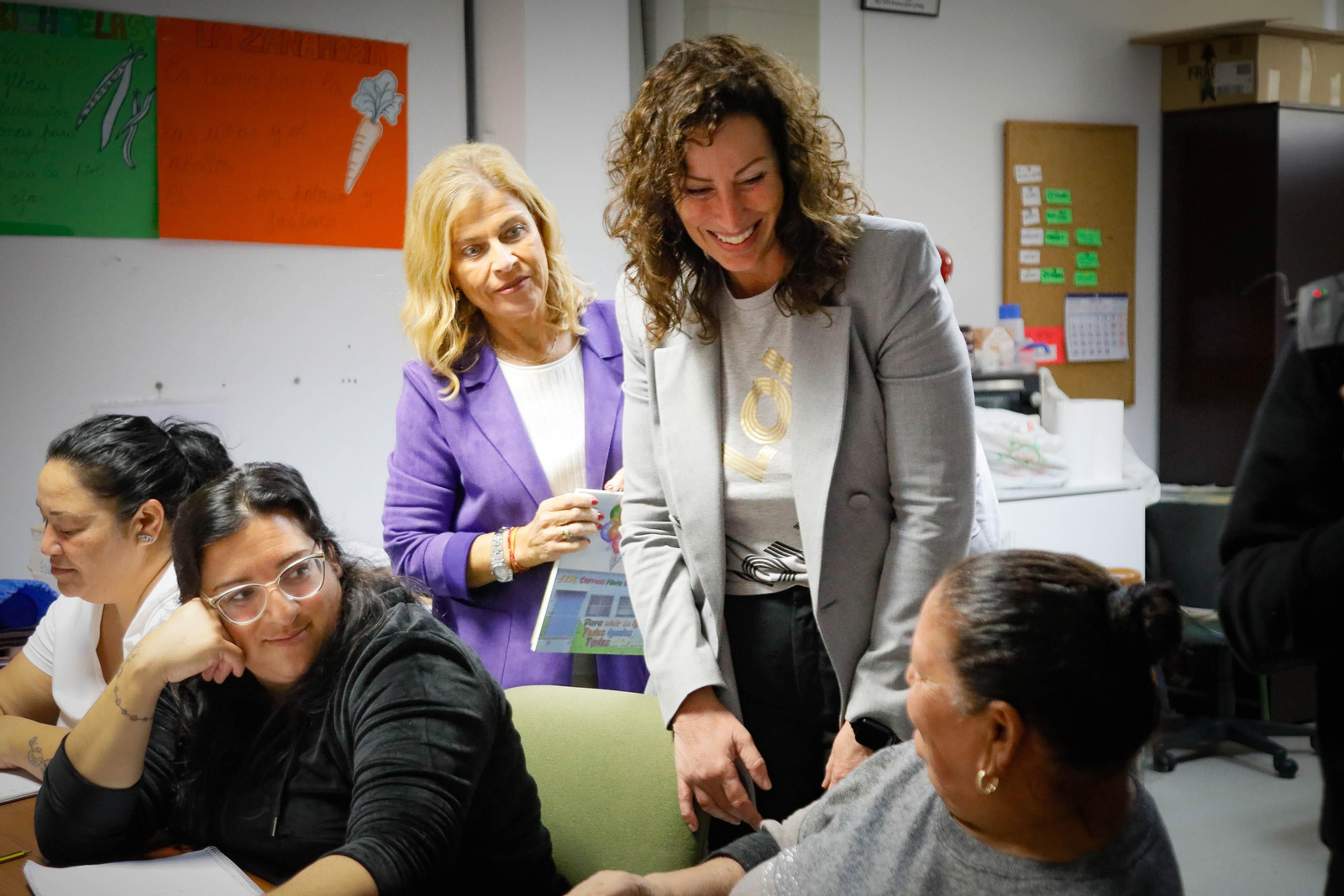 Imágenes del inicio de curso en la Escuela de Madres de Los Almendros
