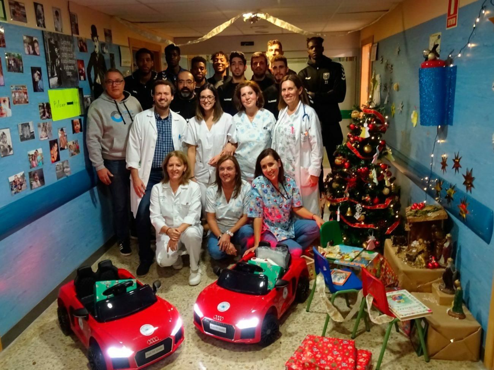 La plantilla de Udea, con el personal del Punta Europa