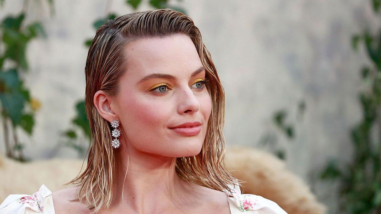 Una media melena con efecto mojado.