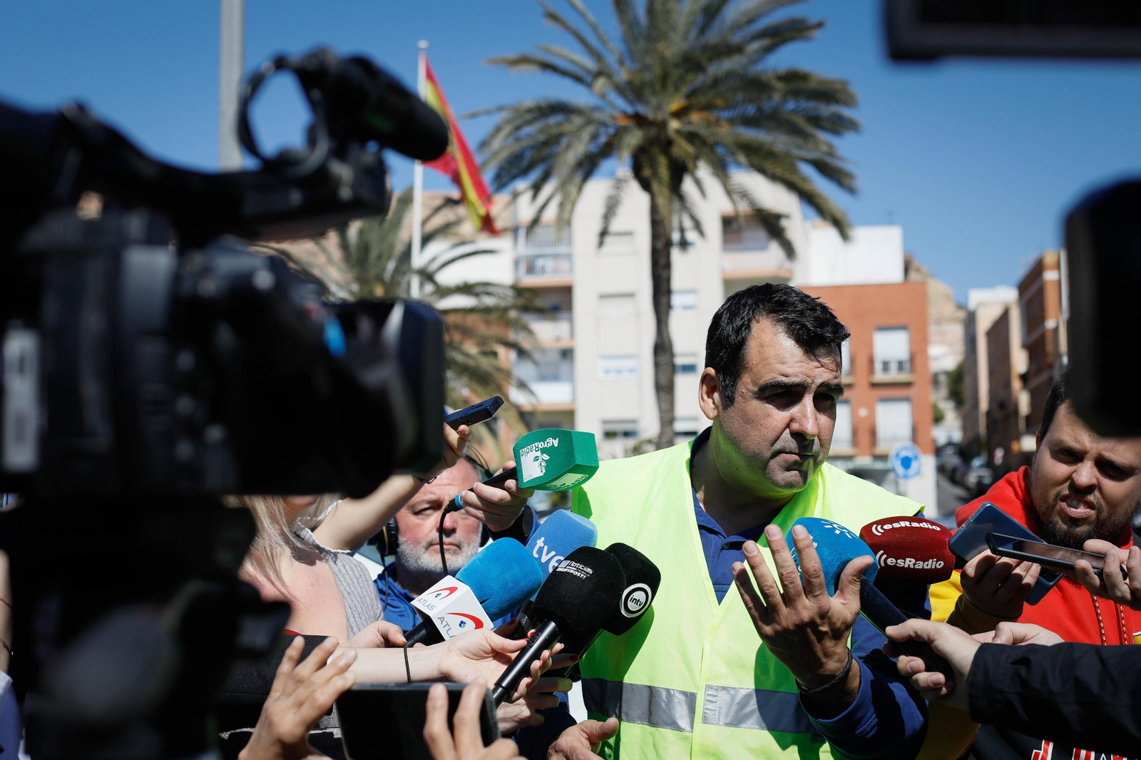 Los agricultores colapsan el puerto de Almería