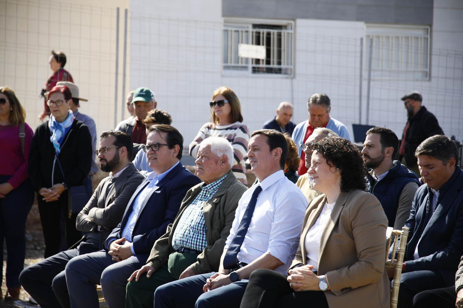 Las imágenes de la primera piedra del Centro de mayores en Balanegra