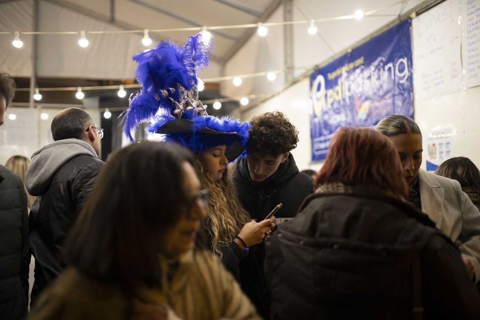 Ambiente del primer día de semifinal del Carnaval Colombino