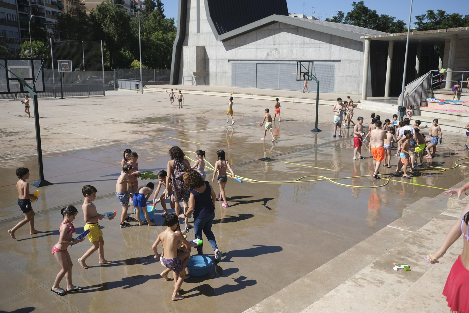 ¡Por fin vacaciones! Las mejores fotografías del último día de colegio en Córdoba