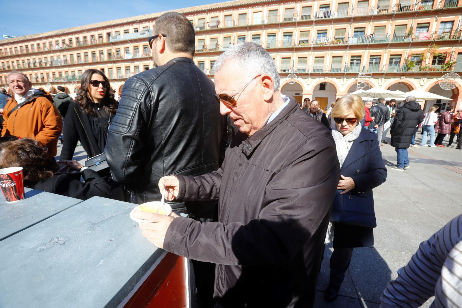 Las mejores imágenes de la salmorejá que da comienzo al Carnaval de Córdoba 2025