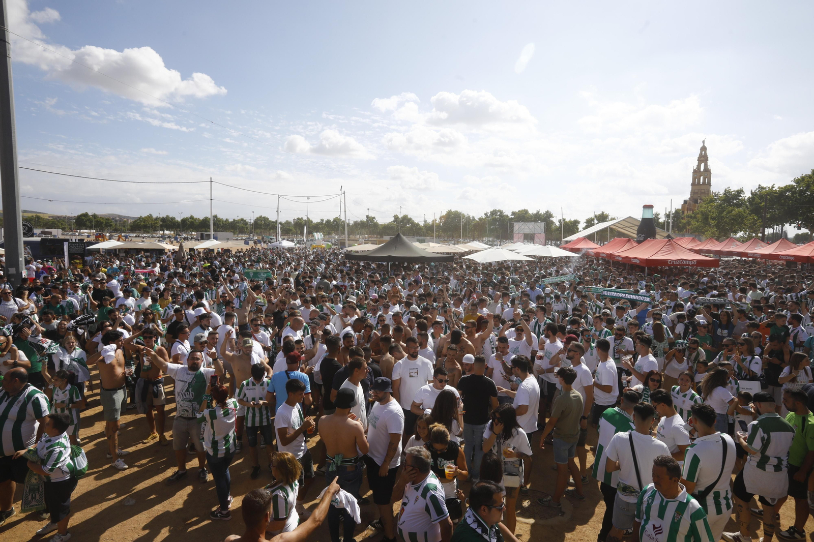 Las mejores fotos de la 'Fan Zone' del Córdoba CF antes del partido ante la Ponferradina