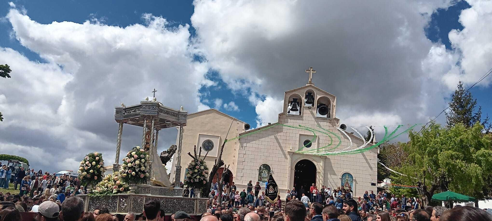En imágenes: Los vecinos de Hoya del Salobral veneran  a su Virgen de la Cabeza