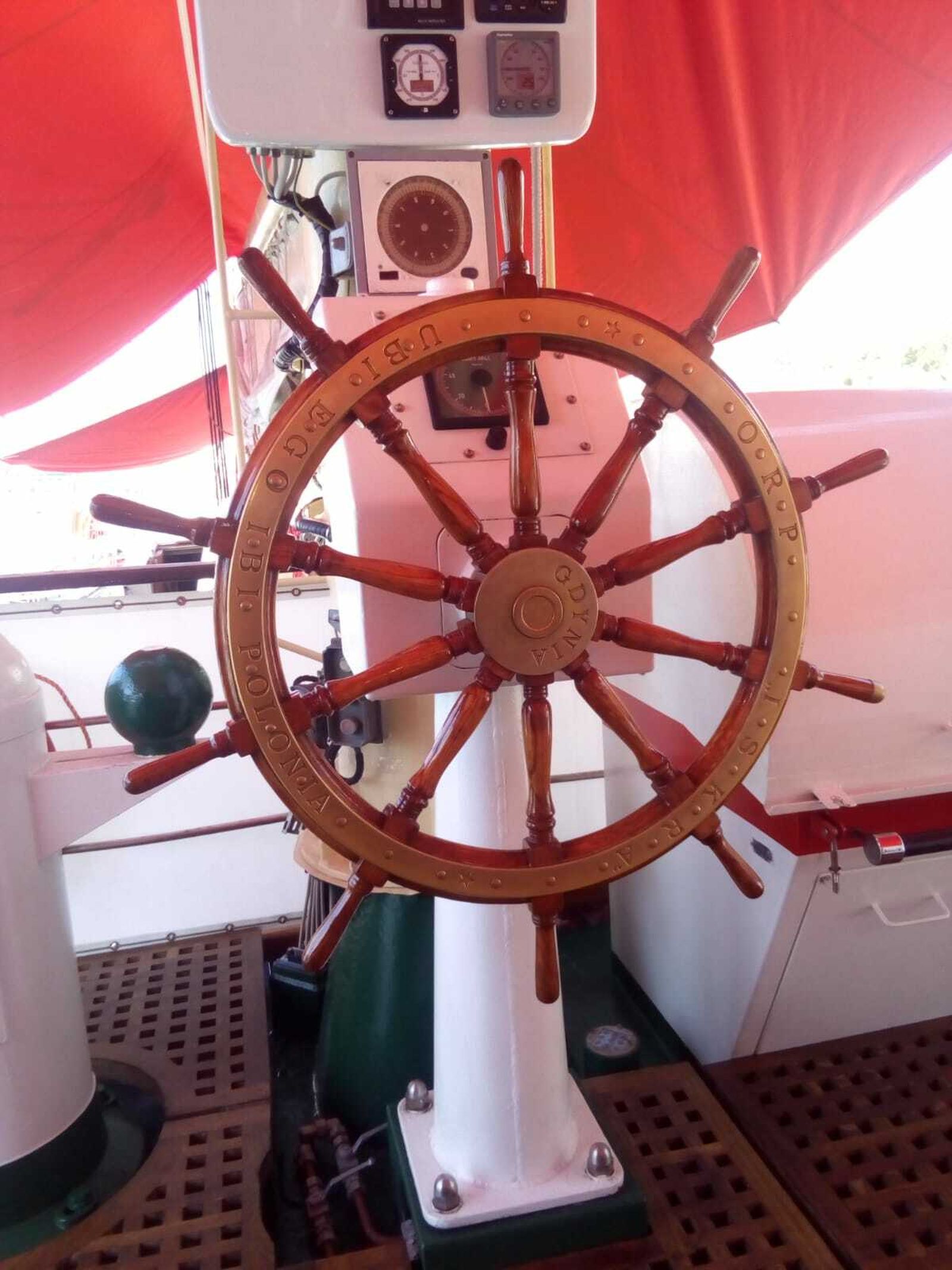 Las fotos del buque escuela de la marina de guerra polaca 'Iskra'