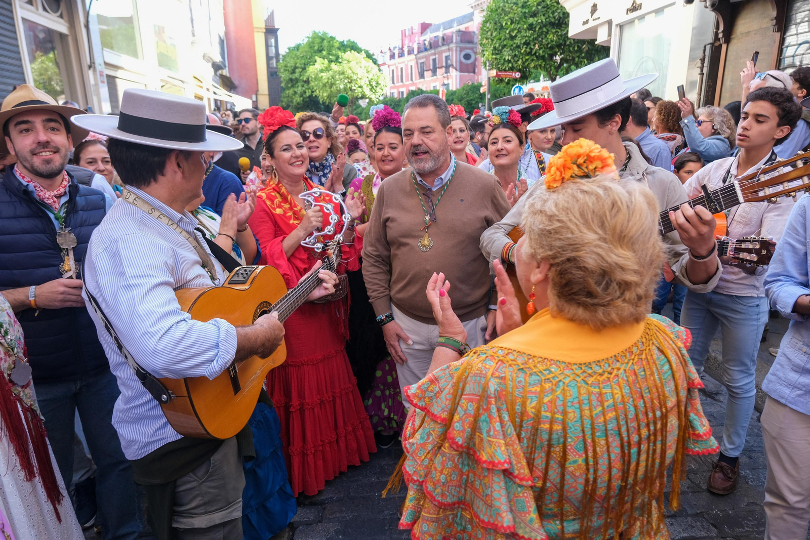 Salida de Hdad. del Rocío de Sevilla