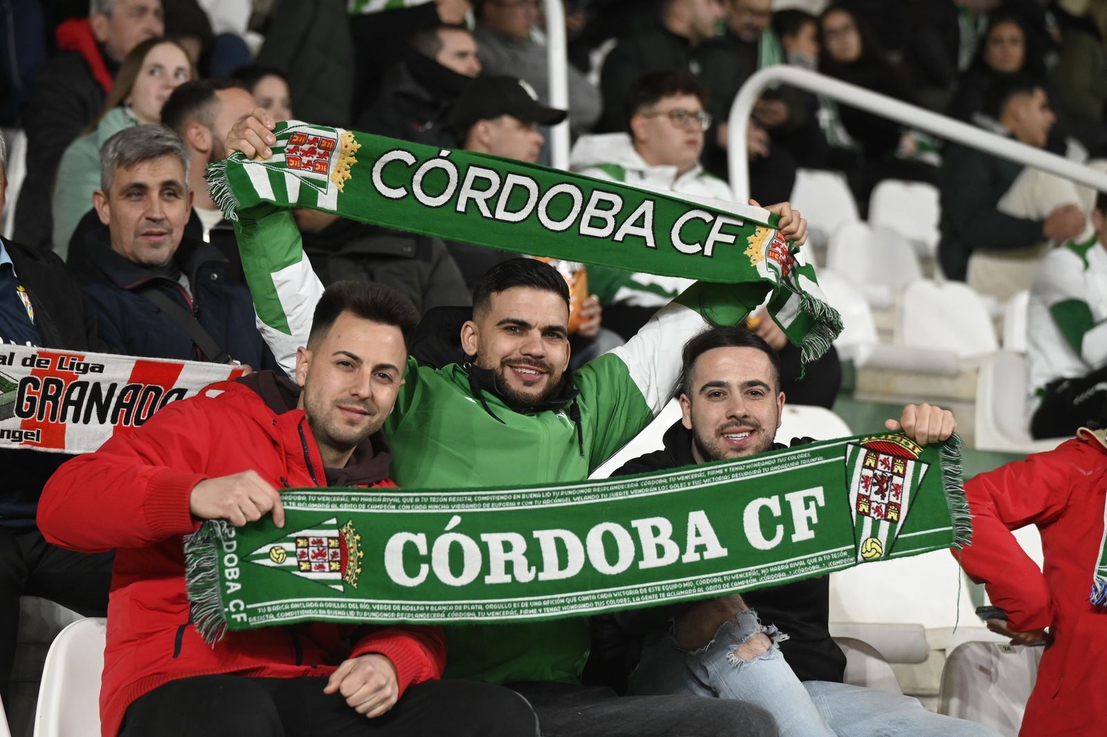 Las fotos del espectacular ambiente en El Arcángel en el derbi andaluz entre Córdoba CF y Málaga