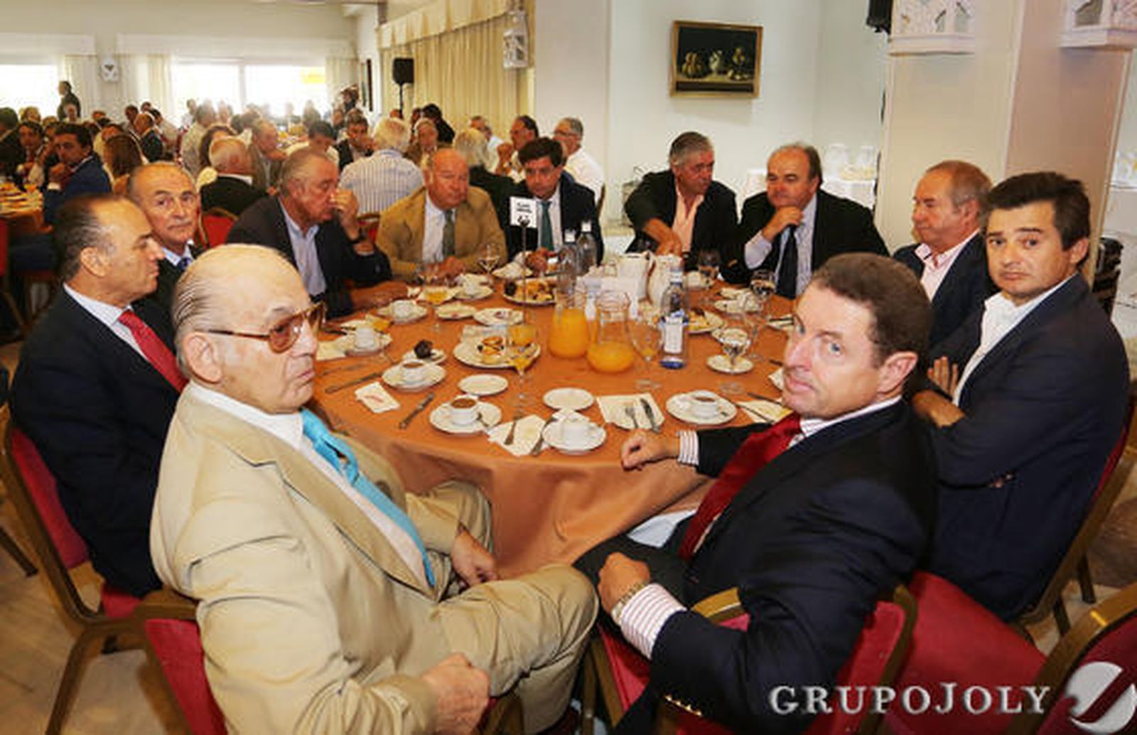 Manuel Zarraluqui, Fernando Domecq, Felipe Morenés, Huberto Domecq, Alvaro Domecq Romero, Luis Domecq, Pedro Domecq, Santiago Domecq, Manuel Gutiérrez, Gonzalo López e Isaac Camacho.

Foto: Pascual