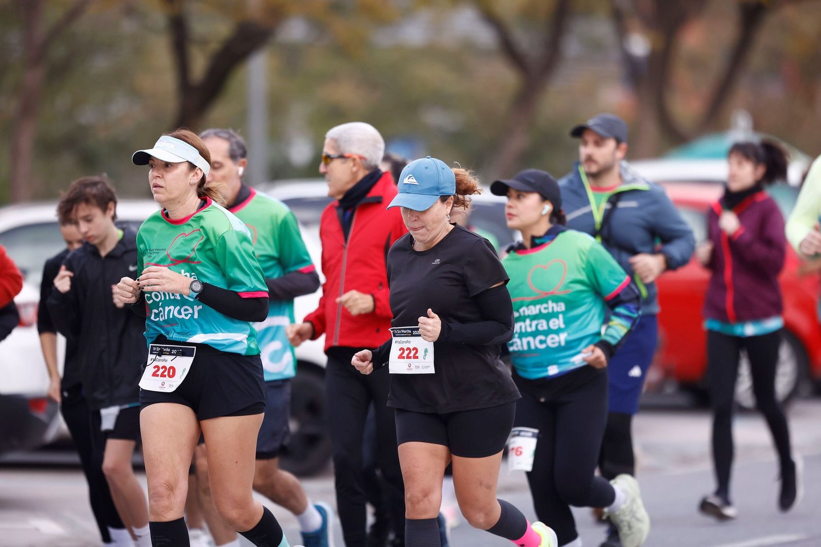 Búscate en las fotos de la Carrera contra el cáncer en Málaga