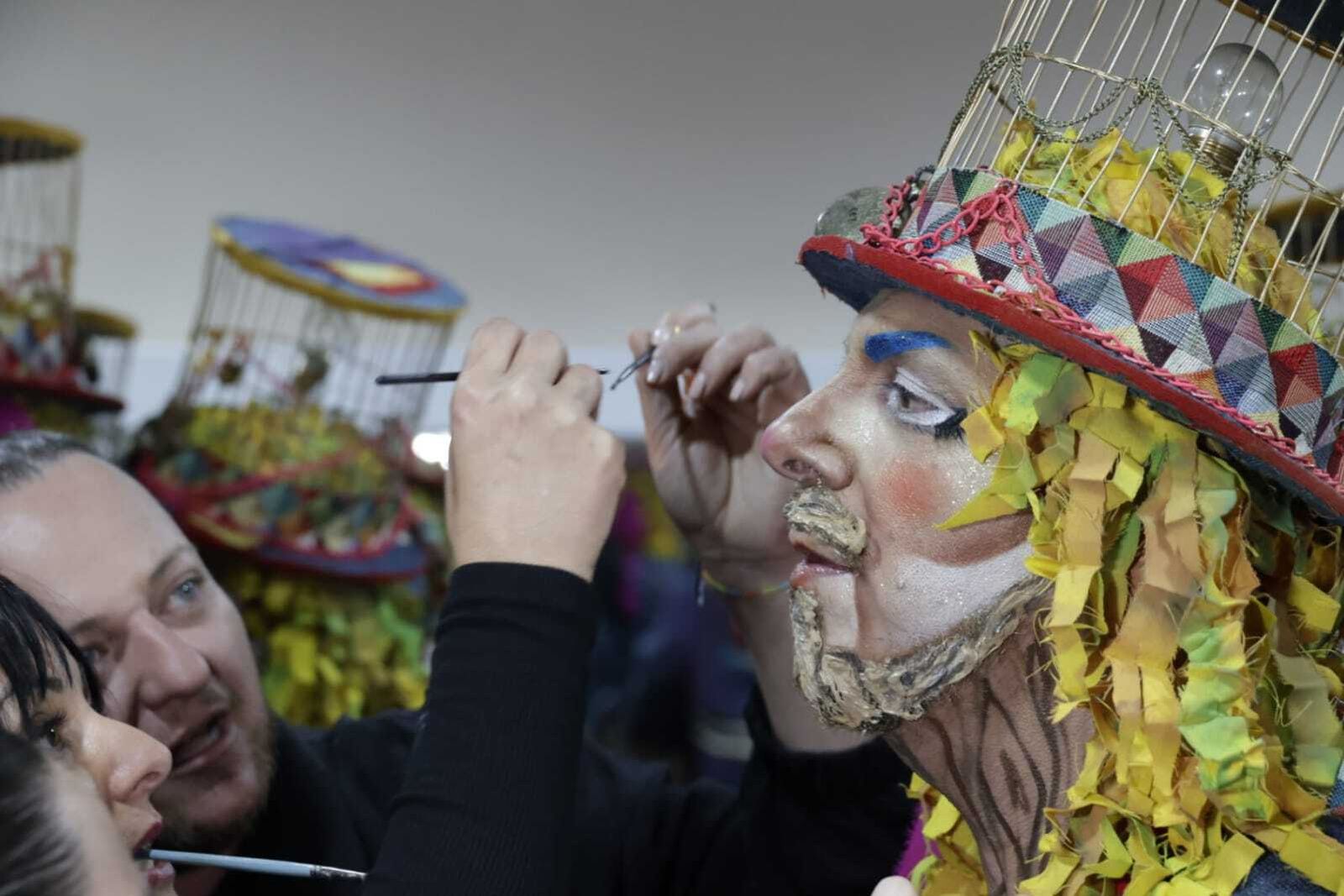 El director de la comparsa 'Los esclavos', Javi Bohórquez.