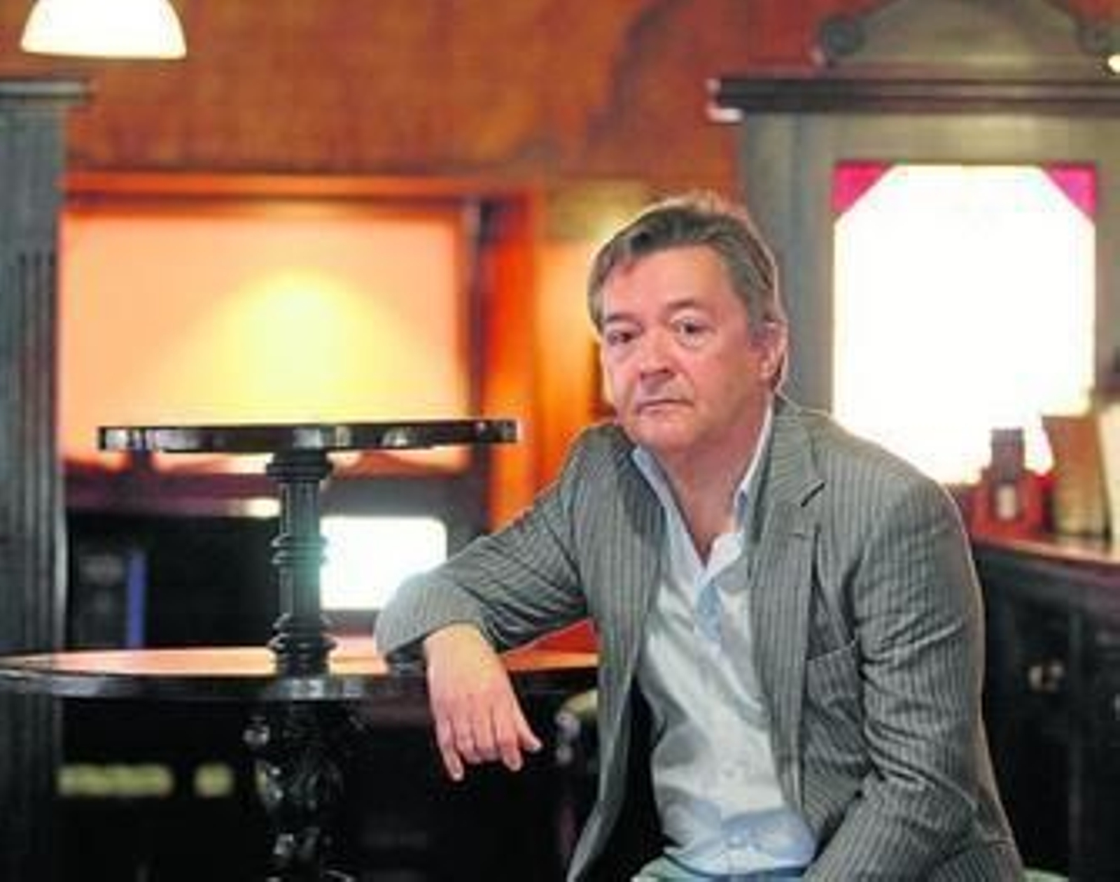 Javier Salvago (Paradas, 1950) en un céntrico hotel sevilano.