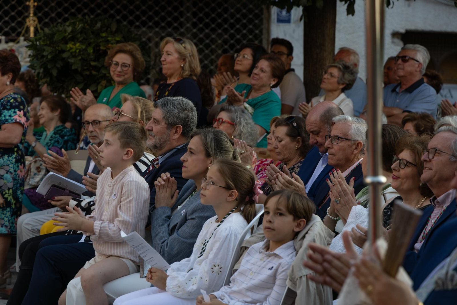 Santa Ana, patrona de Torredelcampo, recibe el bastón de mando como Alcaldesa Perpetua.