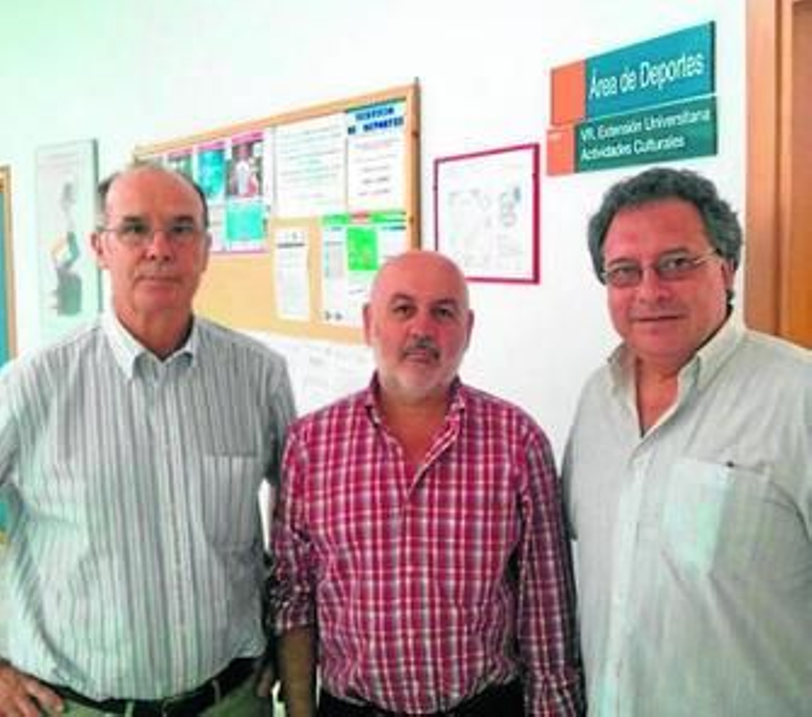 De izquierda a derecha, Ravelo, Juan Román y David Almorza.