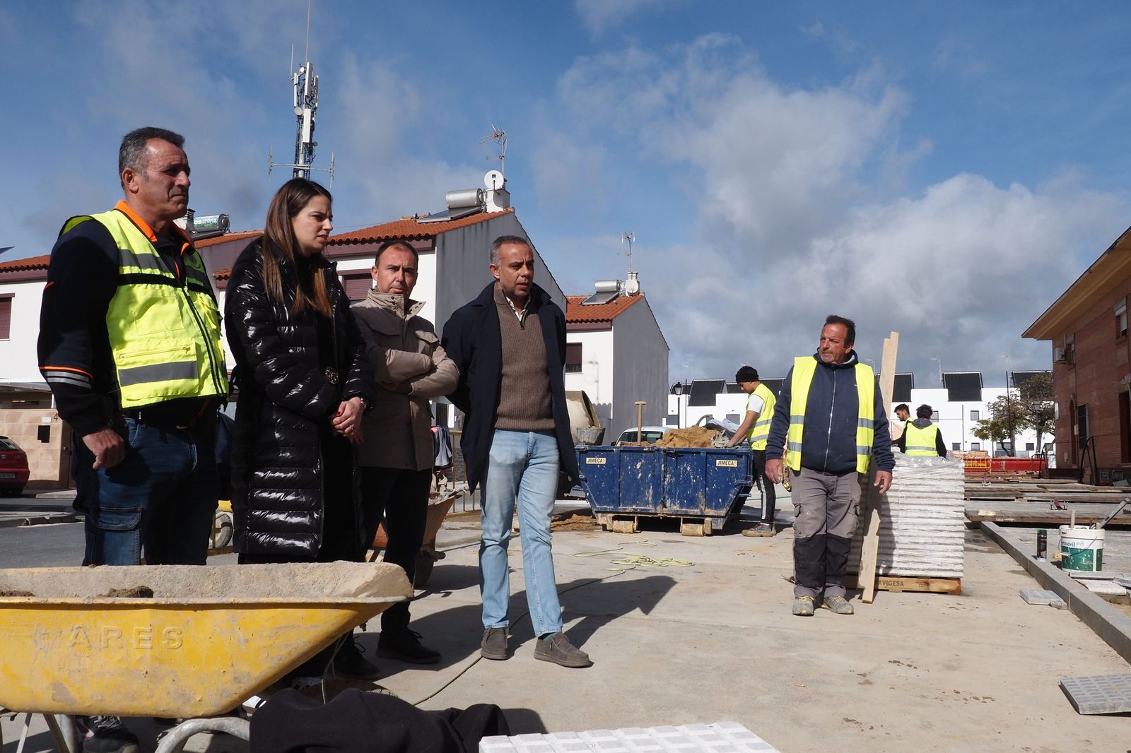 La alcaldesa Milagros Romero visita las obras.
